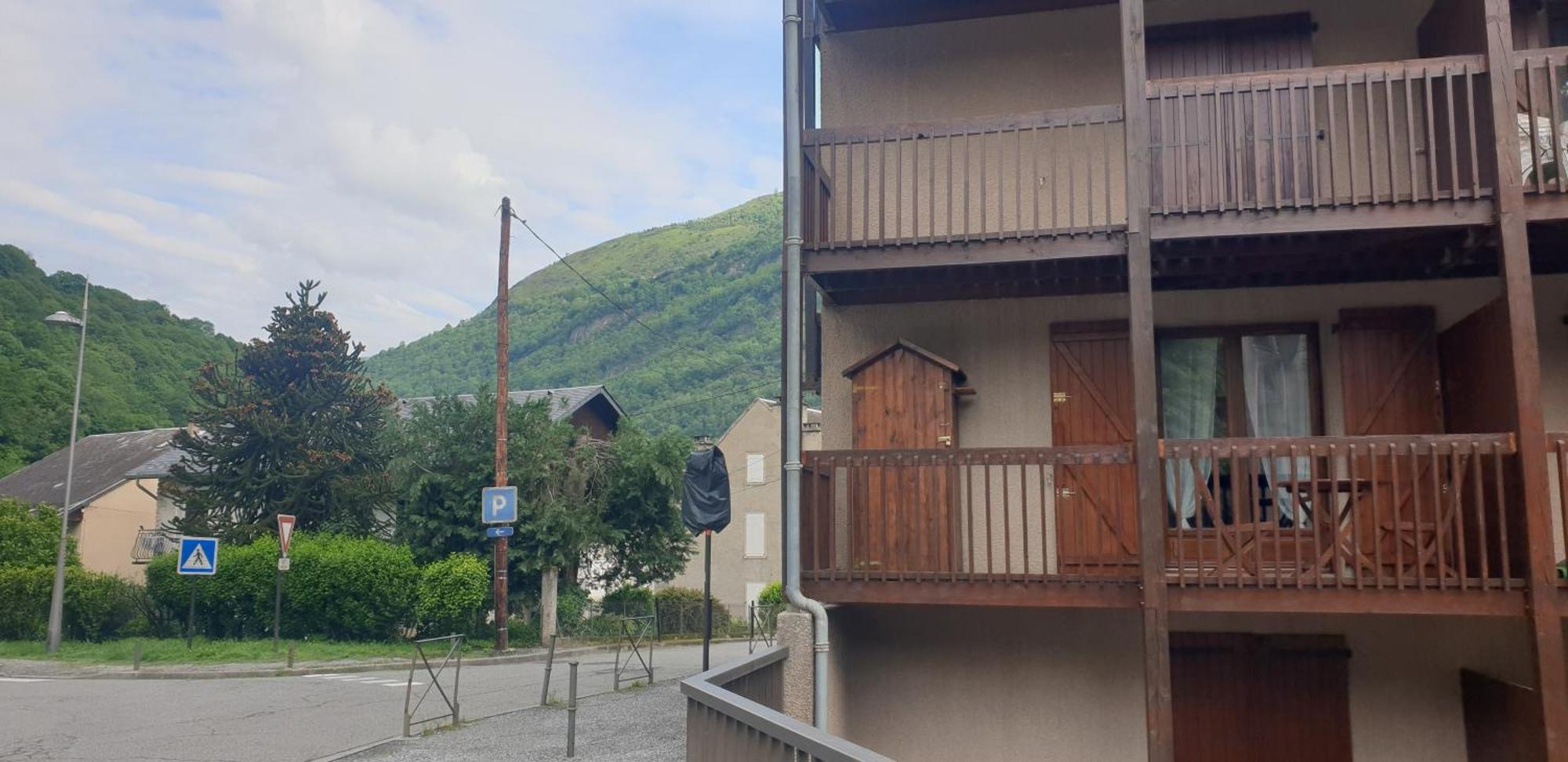 Appartement Au Pied Des Telecabines Res La Soulan Bagnères-de-Luchon Exteriör bild